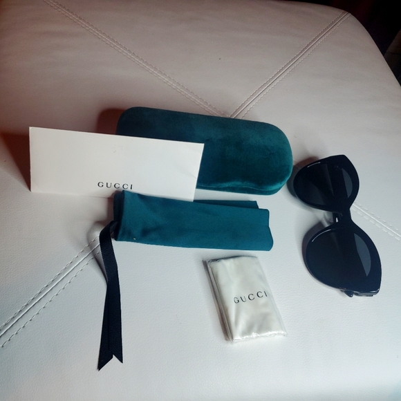 Gucci cat eye rajah sunglasses brand new